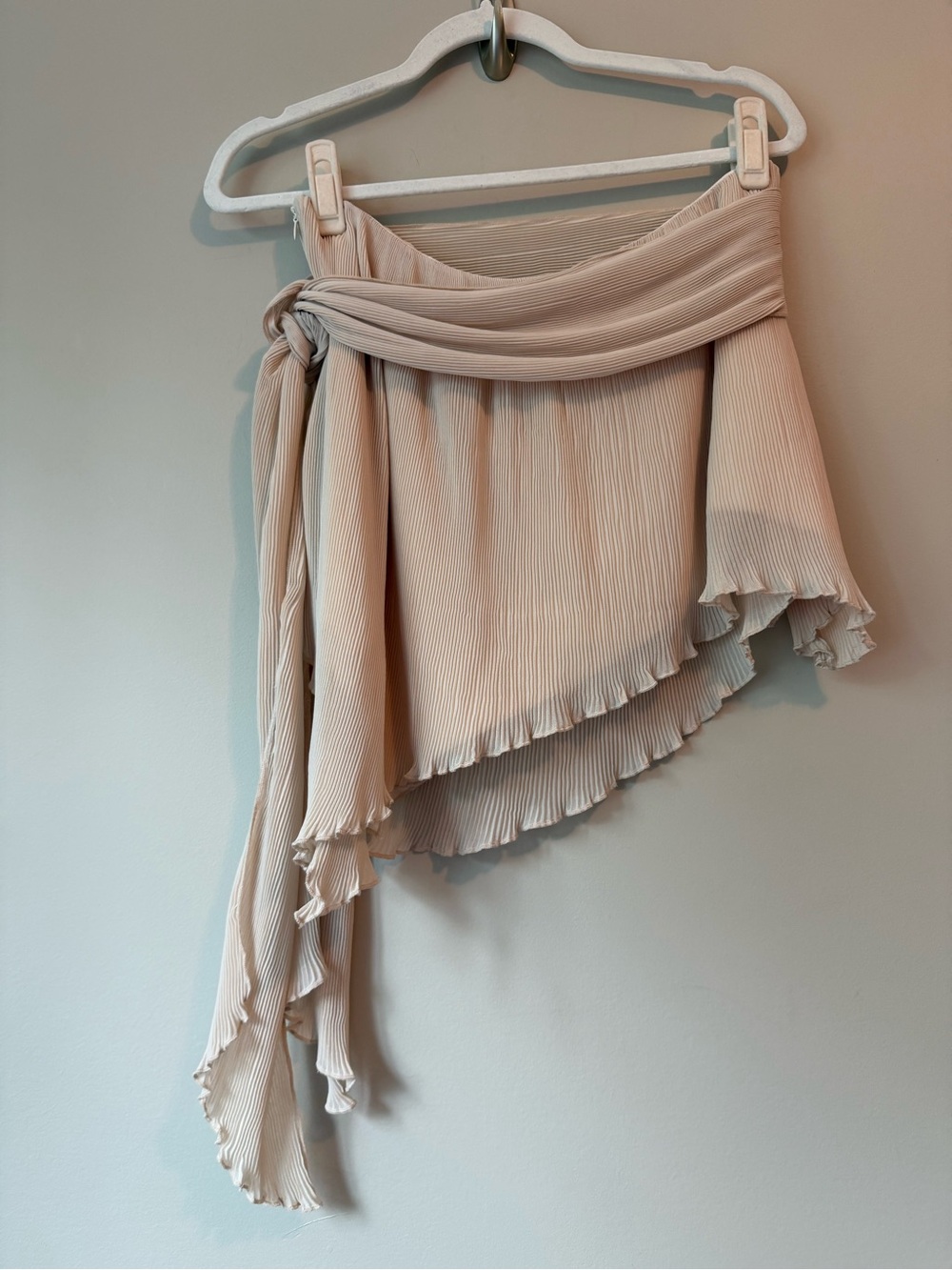 Peppermayo Gemma Mini Skirt Ivory Pleated Tie Waist Sz M NWT - Picture 2 of 4